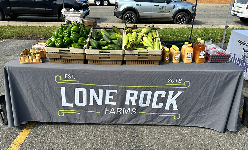 lone-rock-farms-produce-stand-market